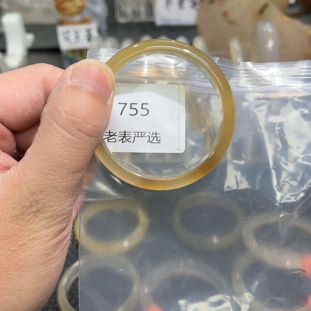 玛瑙/玉髓手镯未镶嵌?*5152