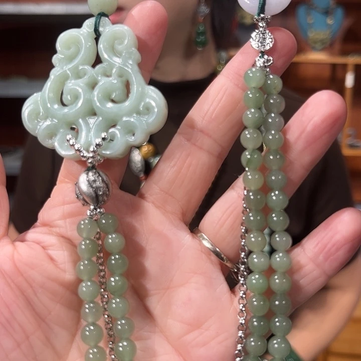 颈饰未镶嵌和田玉（糖玉）