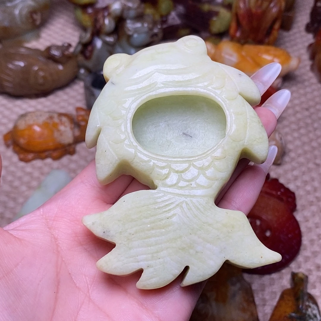 未镶嵌蛇纹石玉颈饰