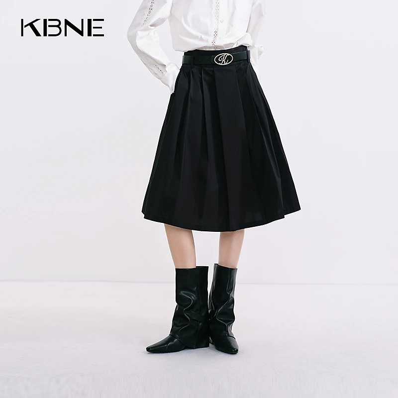 KBNE半身裙女款爆款2025新款显瘦气质百搭学院风黑色a字半身裙女