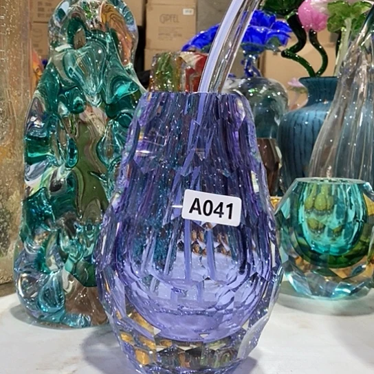 琉璃花瓶高22厘米口径6厘米