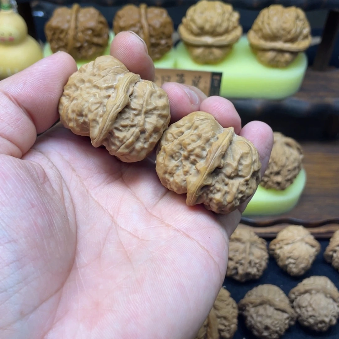 文玩核桃吊坠蛤蟆有点小反油