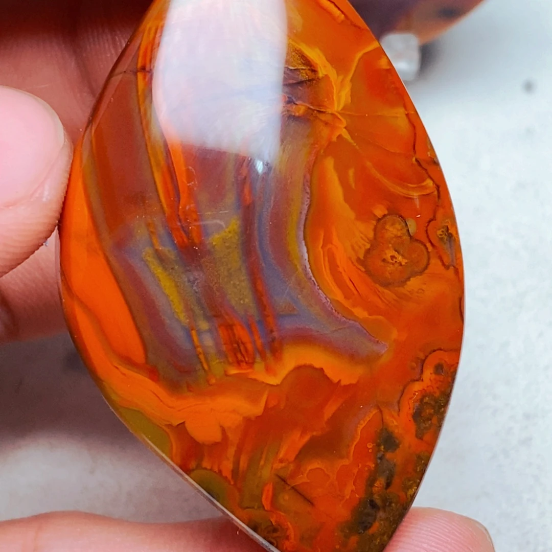 正***存玛瑙/玉髓未镶嵌颈饰