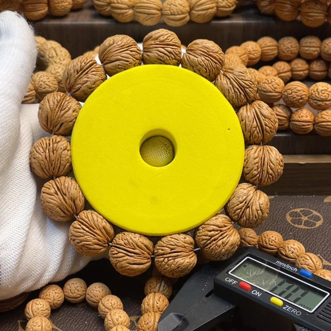 手串桃核《****人龙鳞凤尾福利