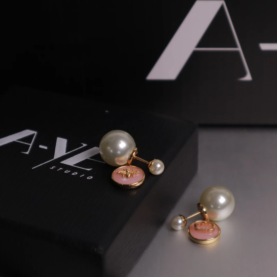 铜合金仿珍珠耳饰 C和D字母多彩耳钉 气质时尚百搭小众简约E0927