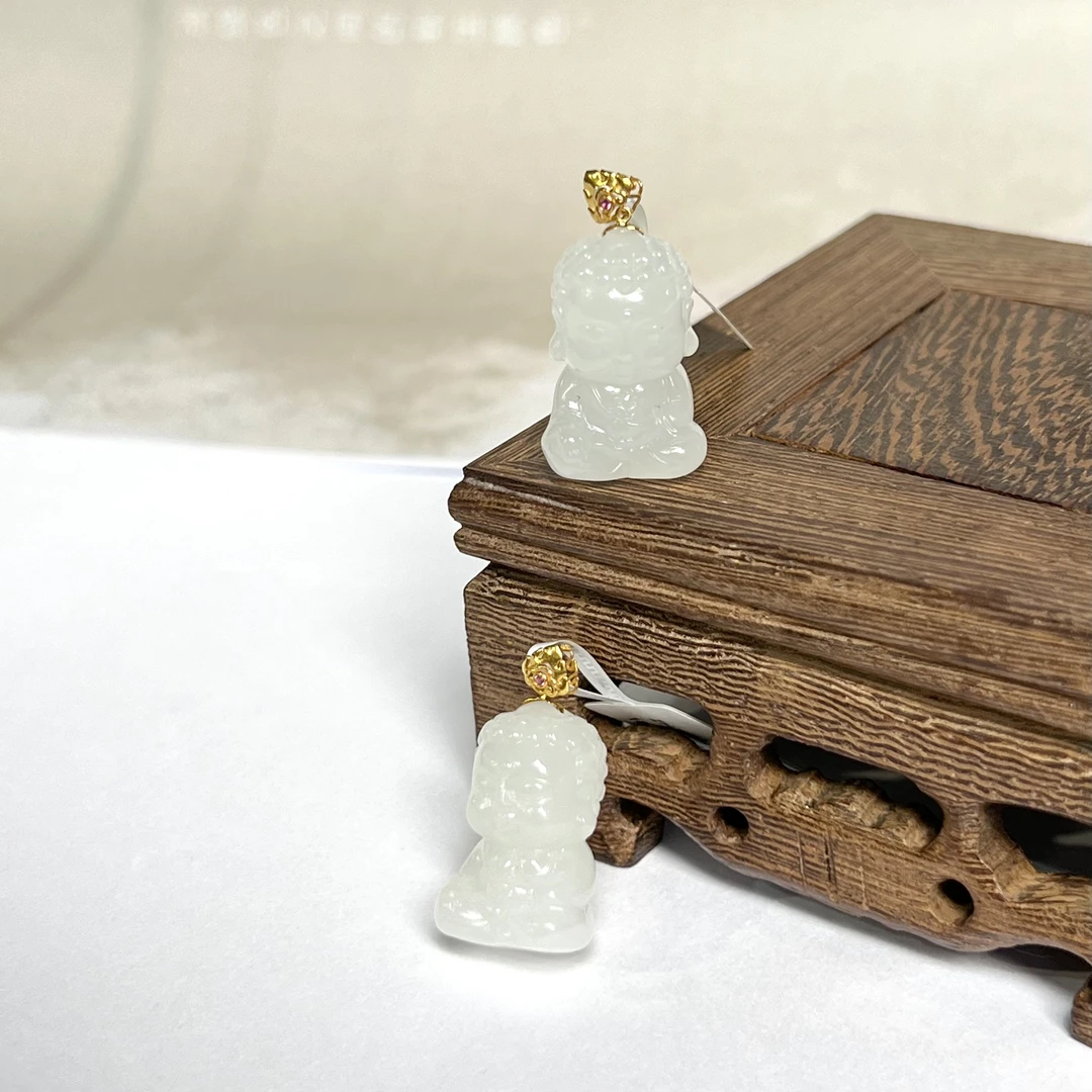 【小宝珠宝】21  S47914-18K金和田玉吊坠-多样性发其一11.5*20*9mm