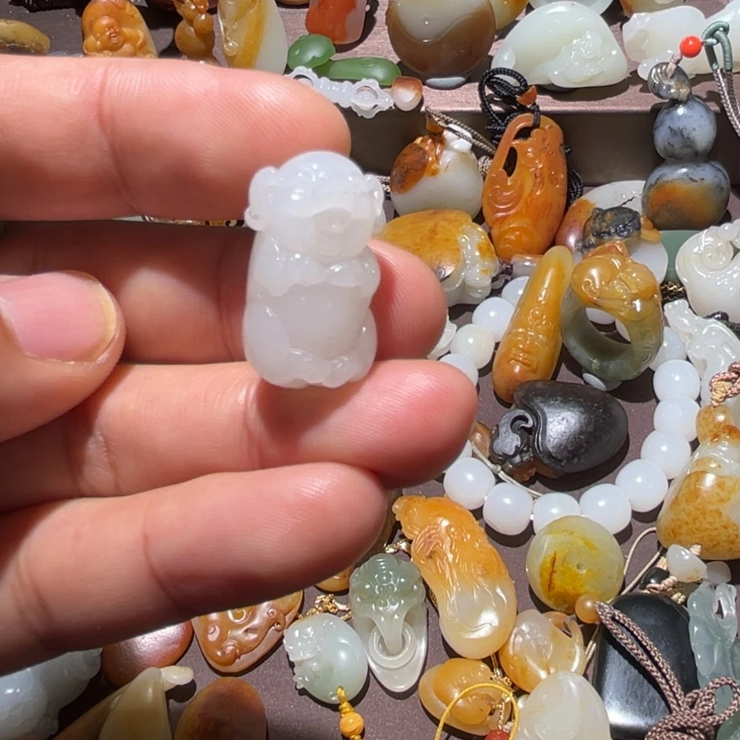 和田玉未镶嵌颈饰