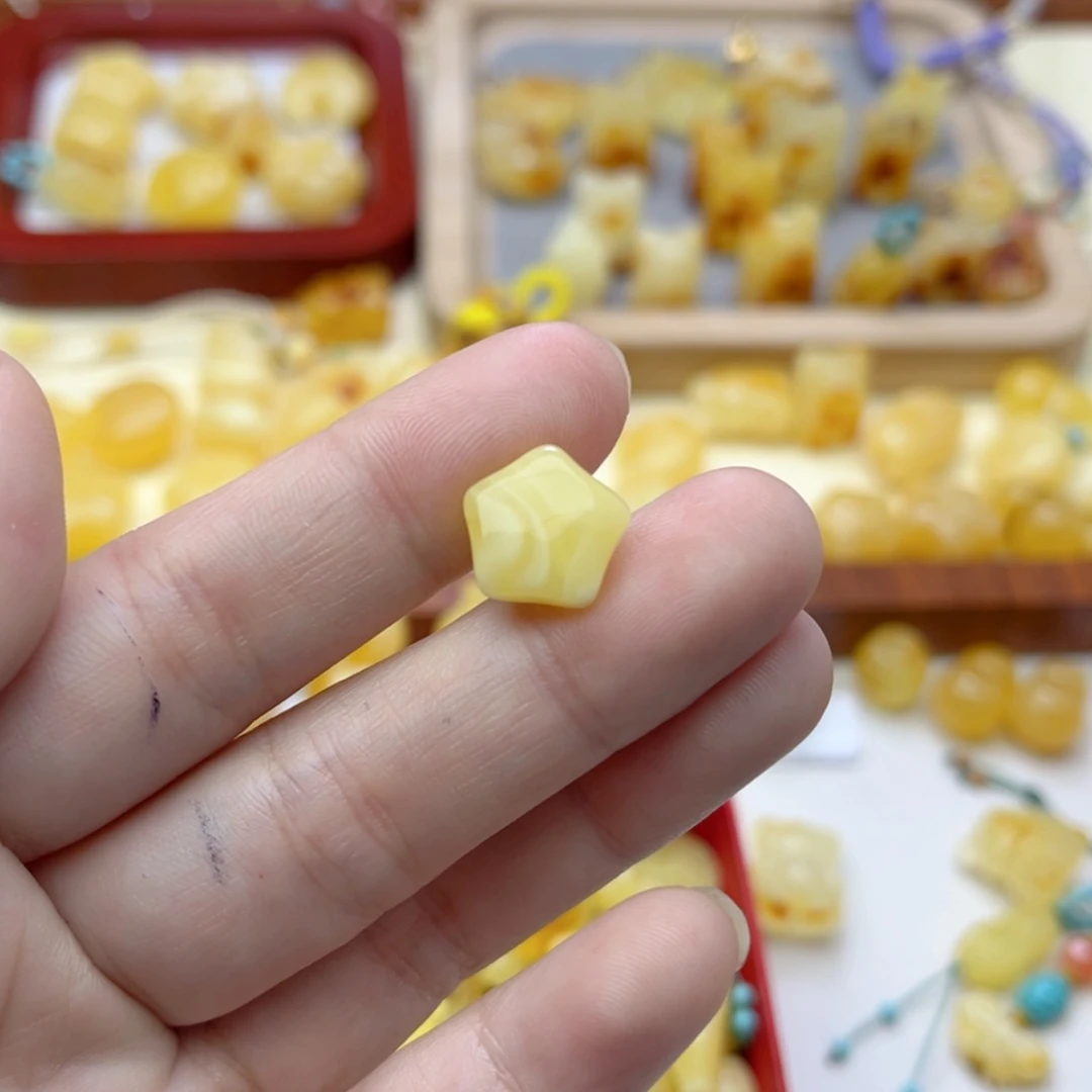 【闪购商品】蜜蜡裸石未镶嵌配饰