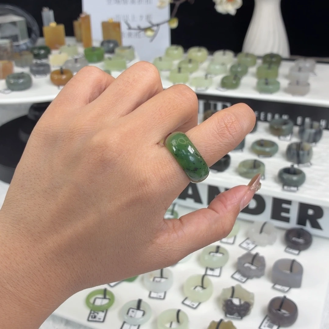 和田玉（糖玉）未镶嵌戒指Q68碧玉轮胎18.1不退换