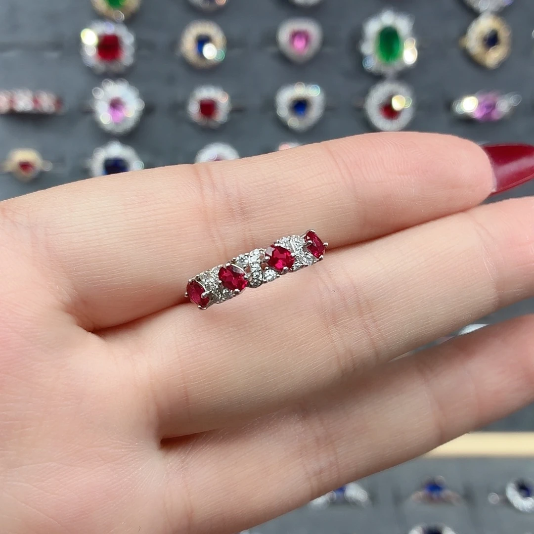 925银培育缅甸鸽血红色宝石