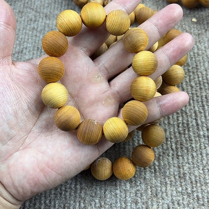 木太行崖柏1.8。。。。陈化。。。。。。