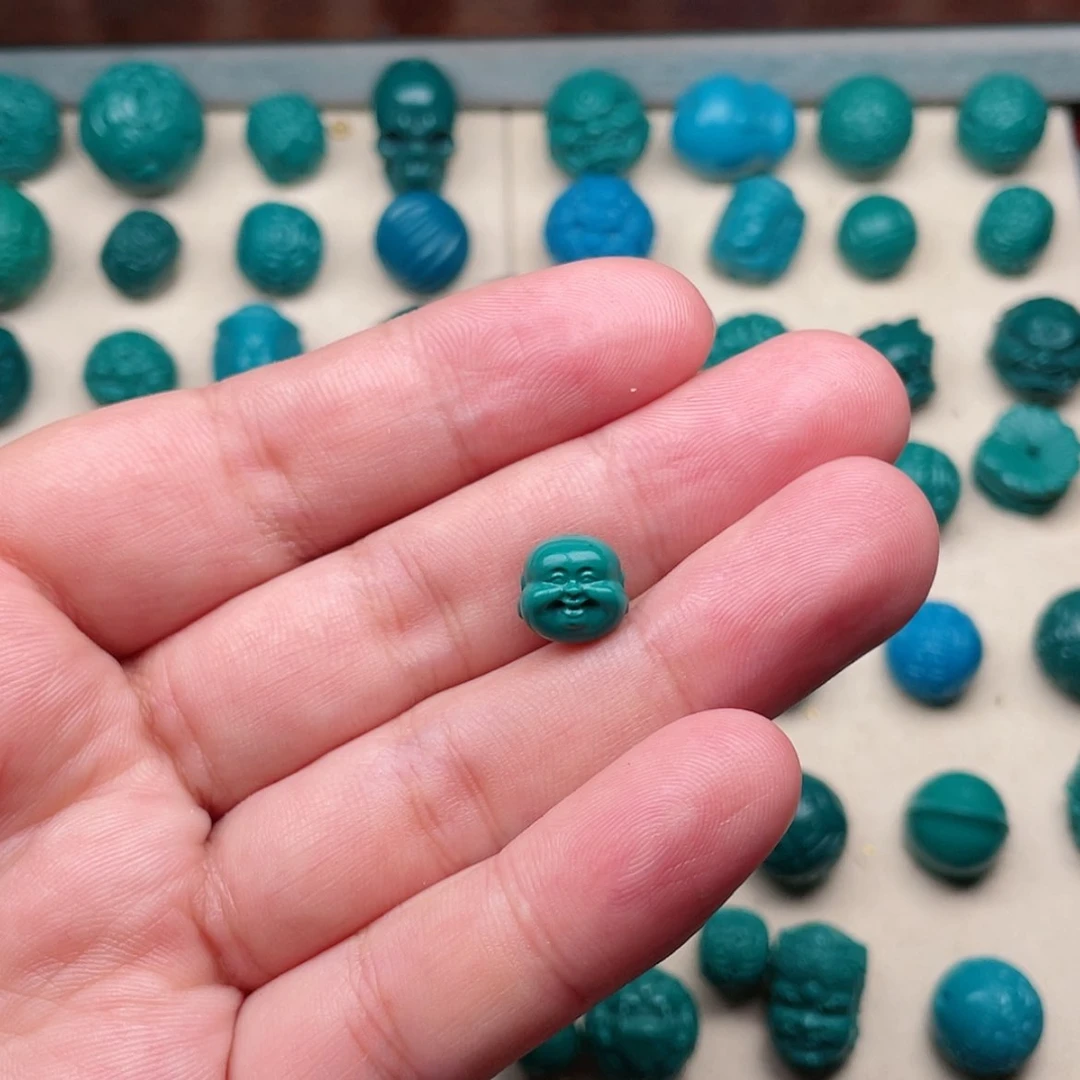 【闪购商品】玻璃颈饰弥勒尺寸10×9一个