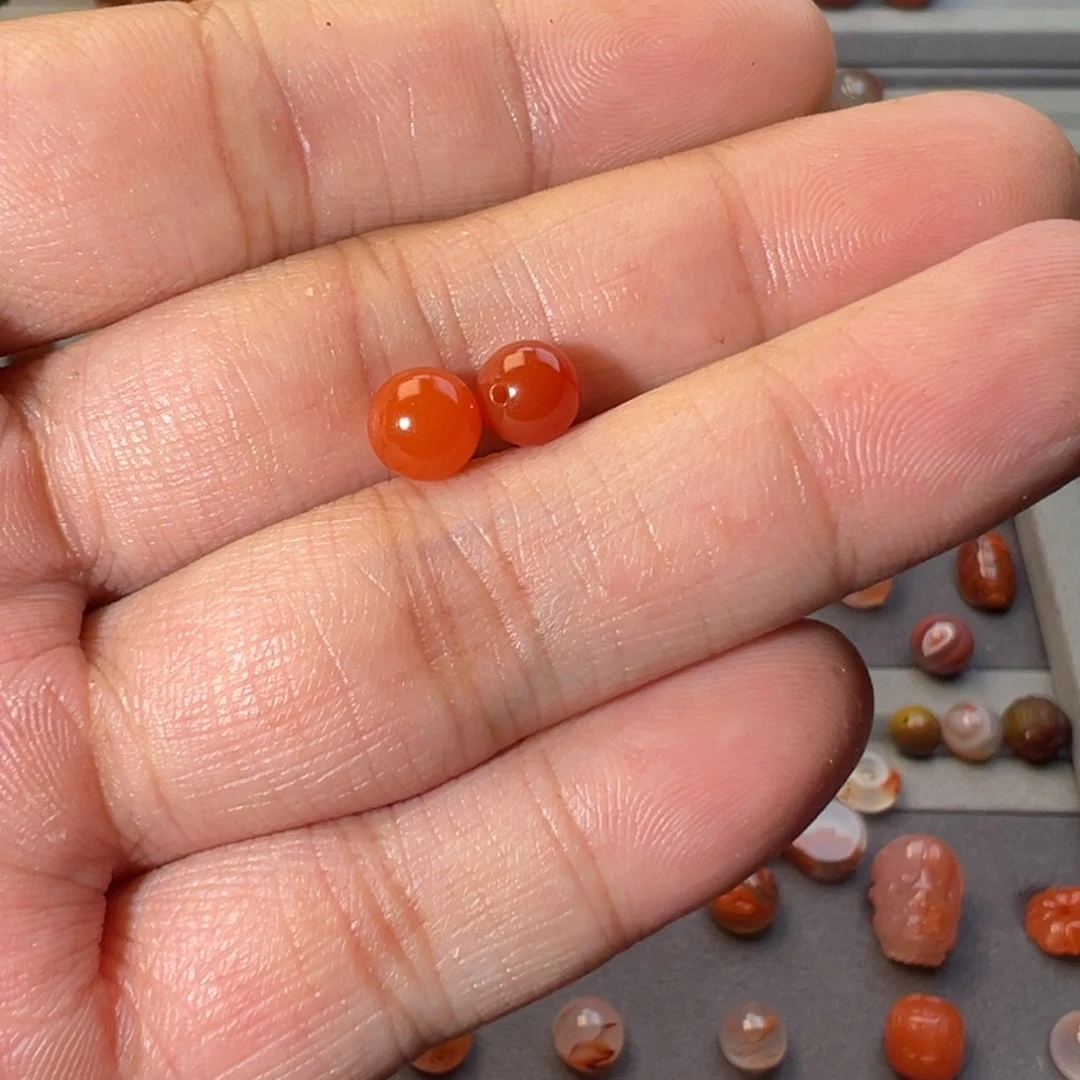 魁***拔南红玛瑙未镶嵌珠宝奇石宝山圆珠7mm6+mm