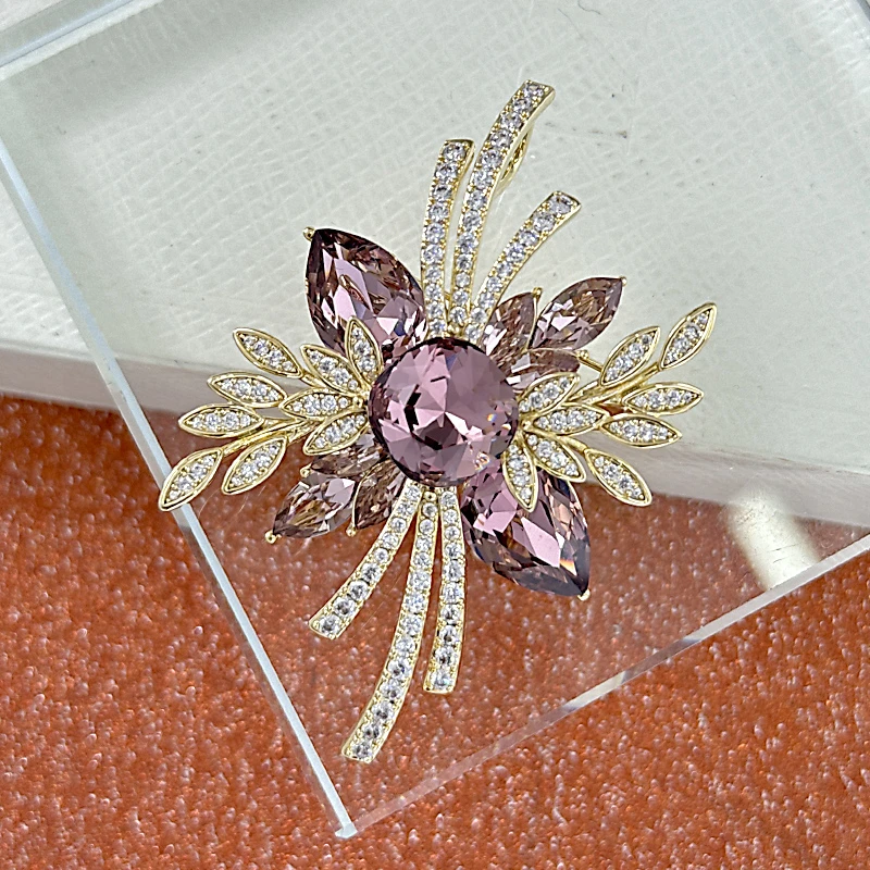 铜合金仿水晶胸针 水晶花朵胸针R0958