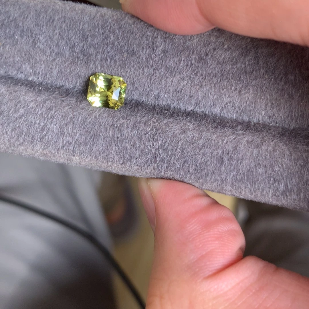 裸石金绿宝石1.69 金绿蕾迪恩