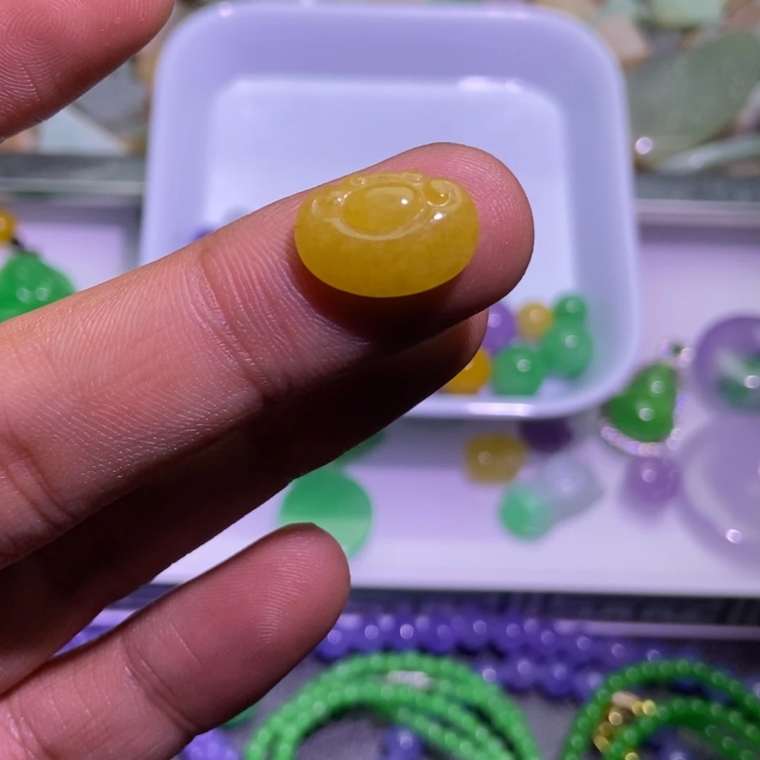 翡翠未镶嵌颈饰吊坠