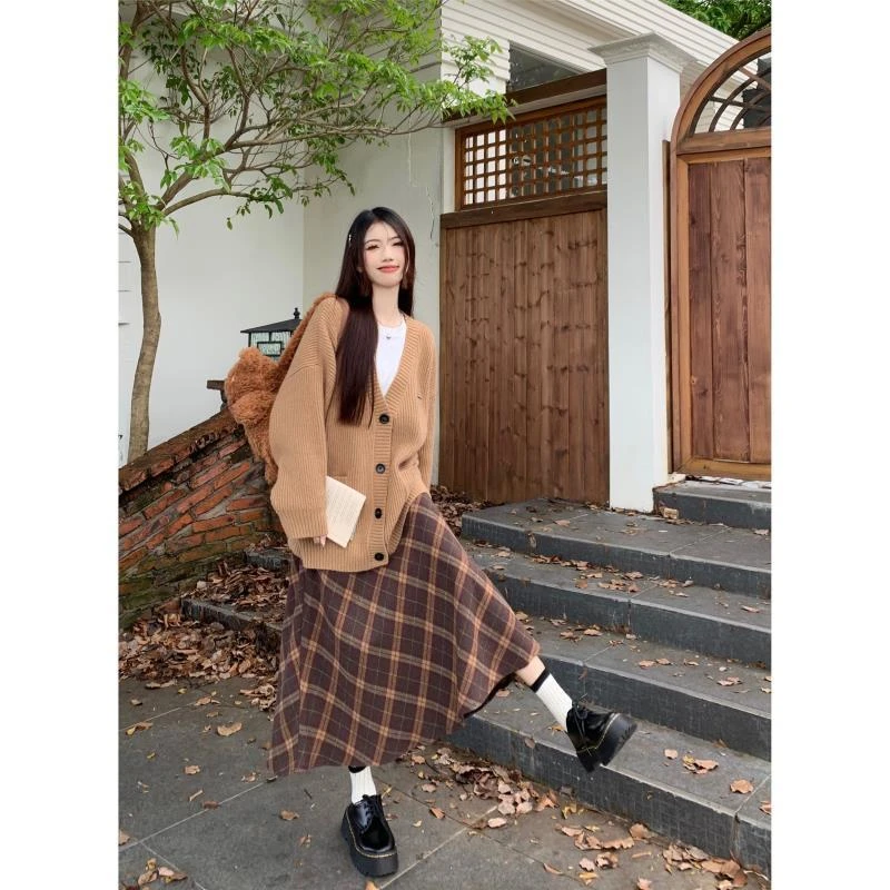 美拉德慵懒风长袖针织毛衣外套格纹半身裙女秋季2025新款时尚套装