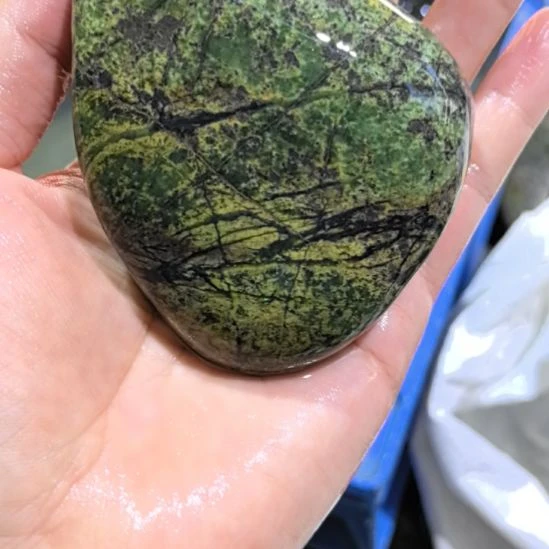 轻***舟木藏玉药王石原石一个