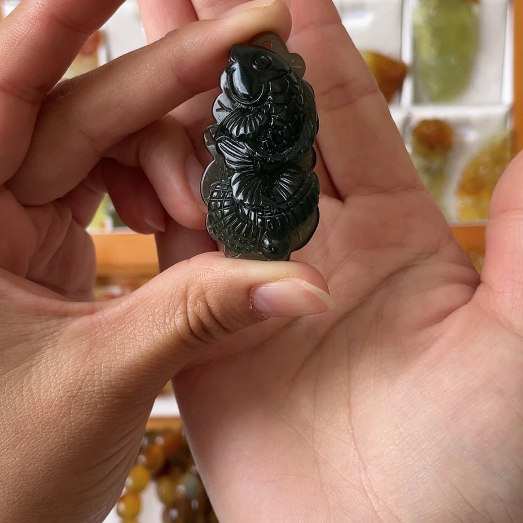 【闪购商品】蛇纹石玉未镶嵌颈饰开****天