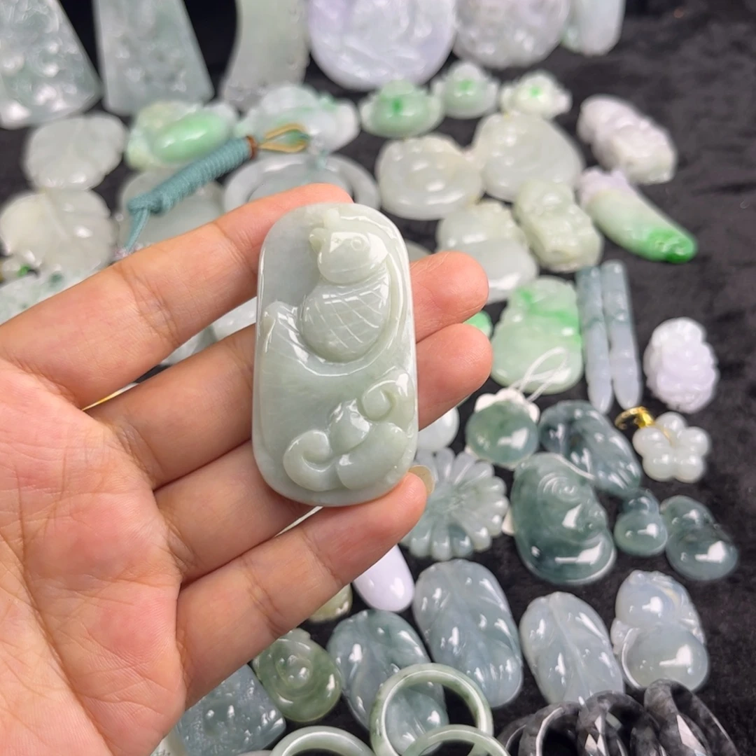翡翠未镶嵌吊坠(不含链)