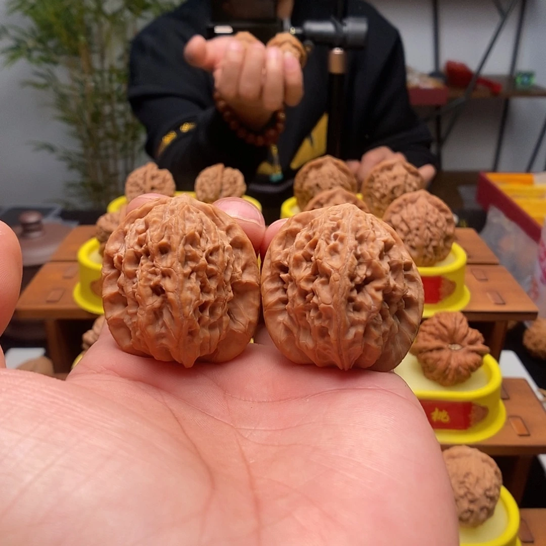 文玩核桃吊坠马老四38福利