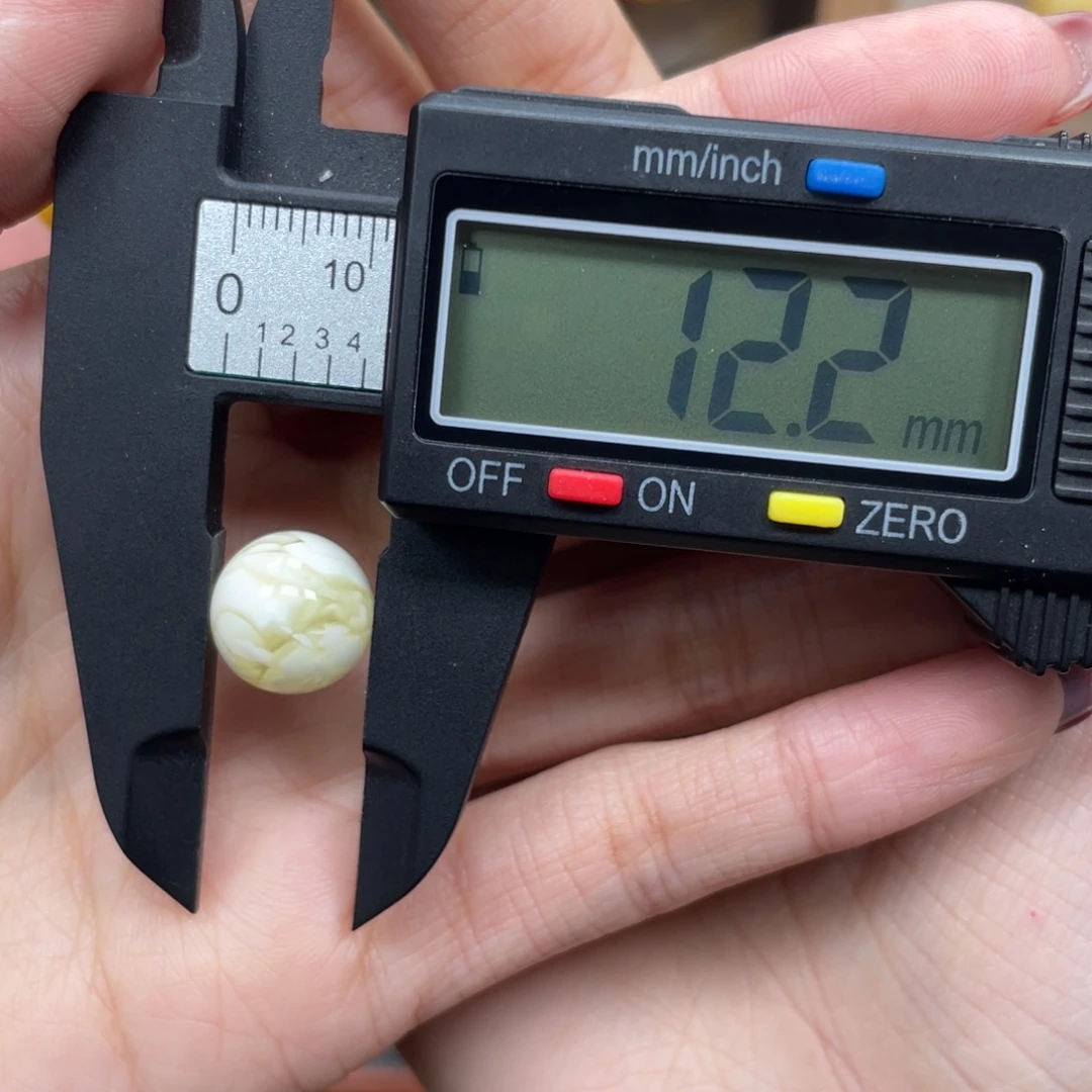 琥珀珠宝奇石未镶嵌常***?