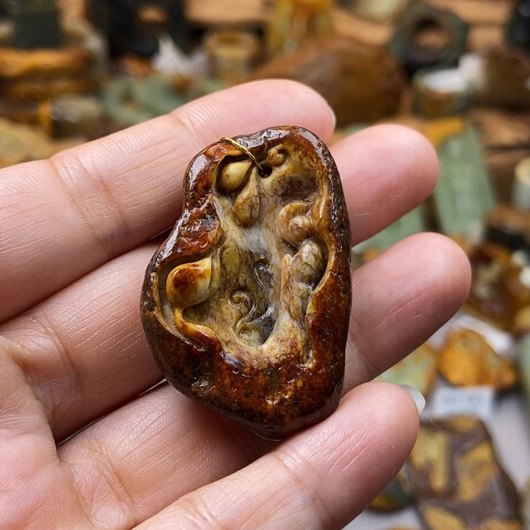 岫岩河磨玉（透闪石质玉）未镶嵌珠宝奇石