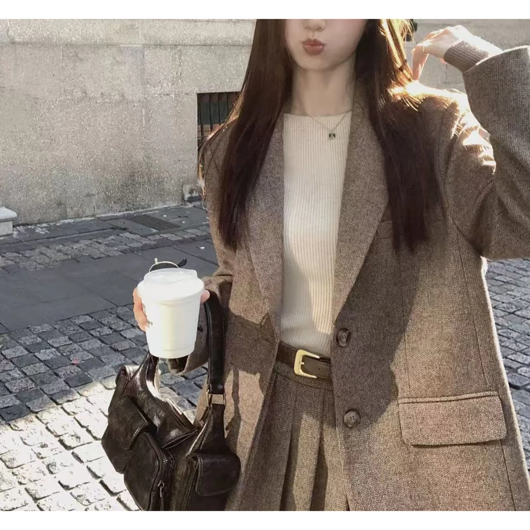 西装外套女秋冬新款宽松高级感气质短款毛呢大衣搭百褶短裙套装