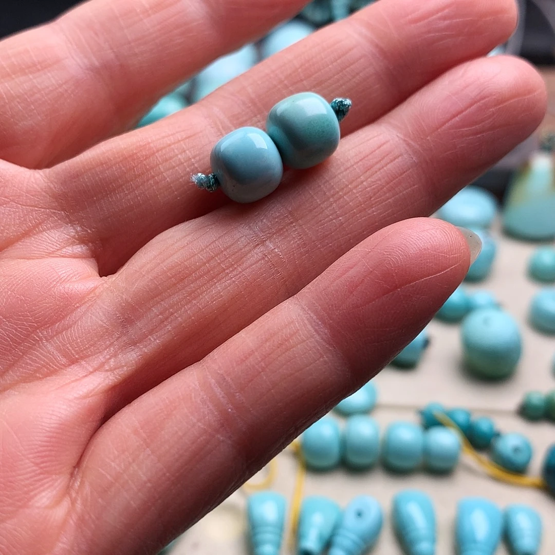 绿松石未镶嵌颈饰