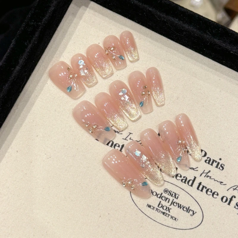 腮红渐变猫眼闪粉爆款显白光疗穿戴甲细狗爆闪冰透梯形裸色美甲