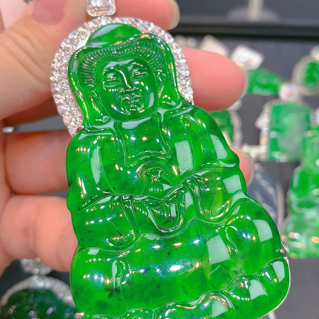 翡翠颈饰未镶嵌翡翠