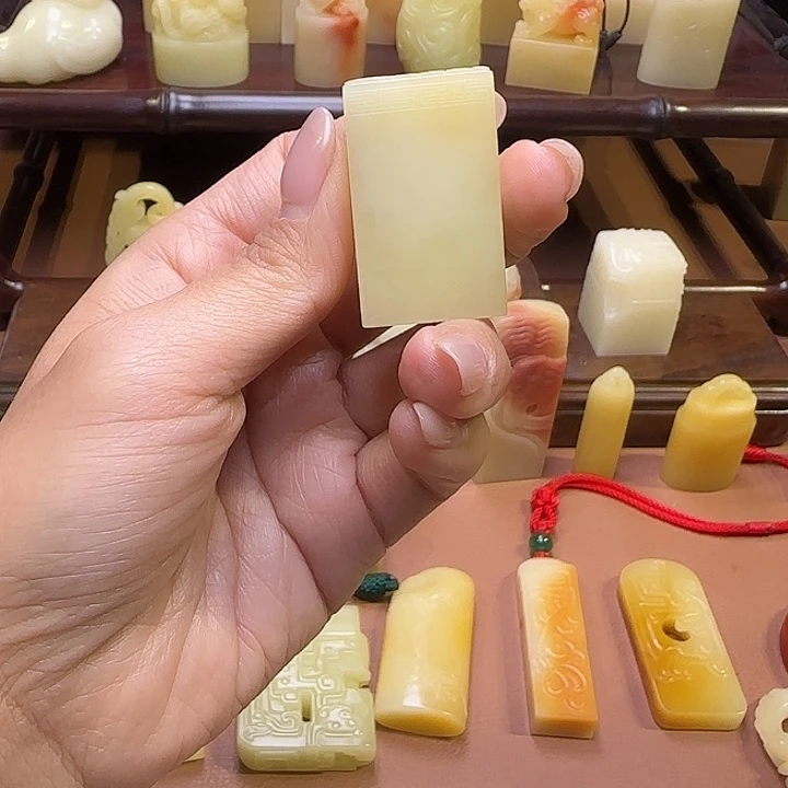 乐***天寿山石印石福建寿山石