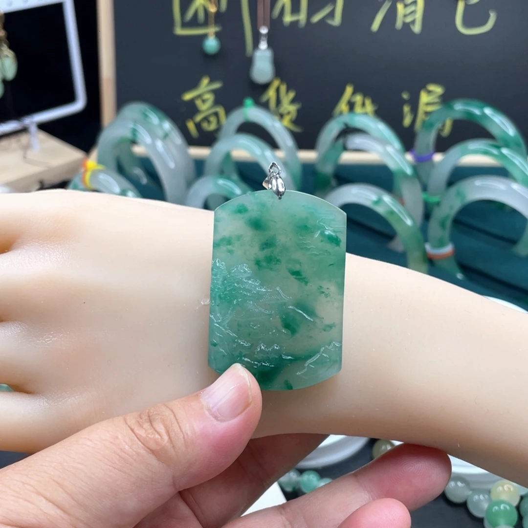 石英质玉未镶嵌颈饰