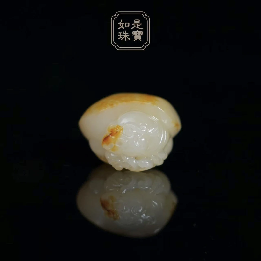 收藏级新疆和田玉大开门原皮原色洒金皮黄沁龙龟挂件