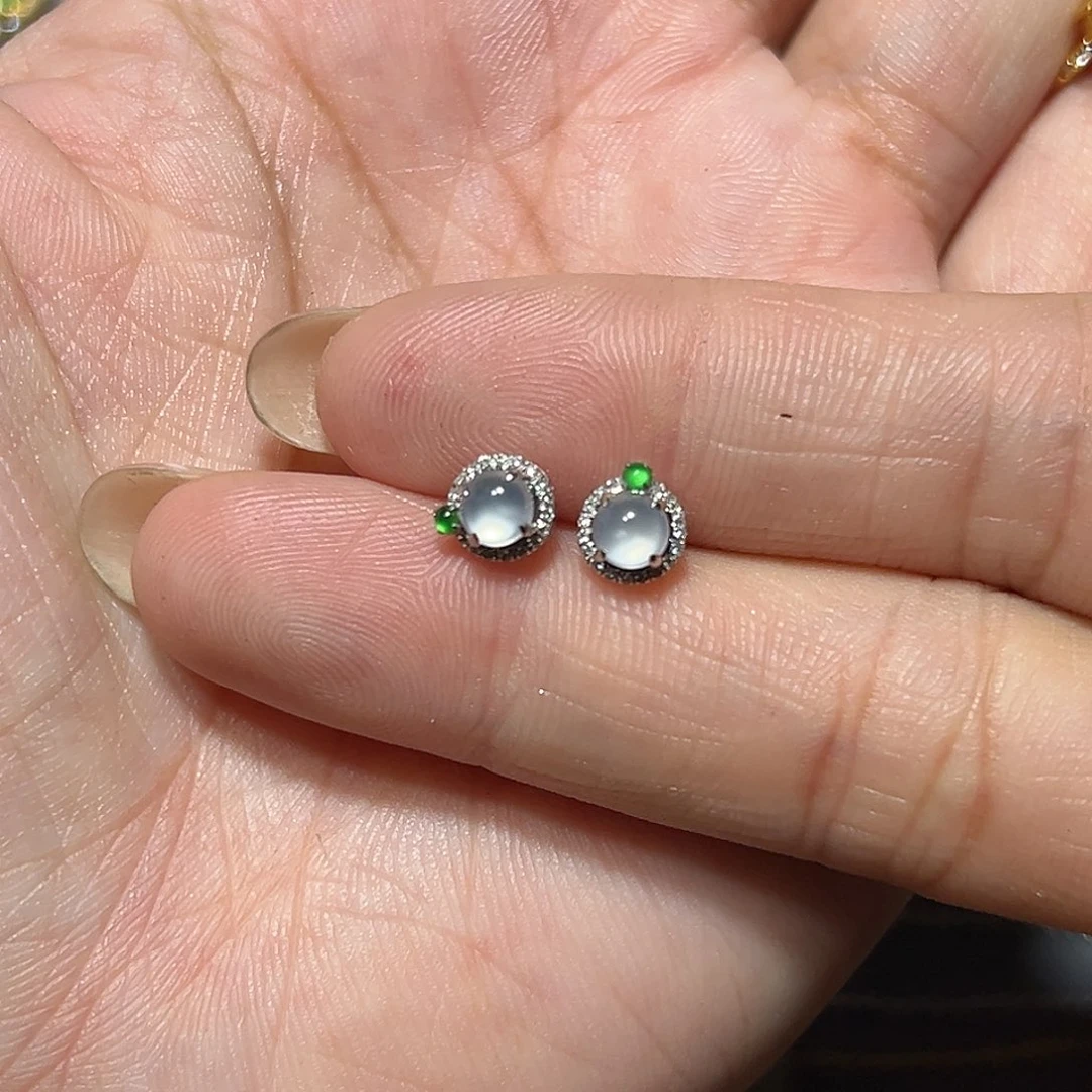 翡翠18K金镶嵌颈饰耳饰