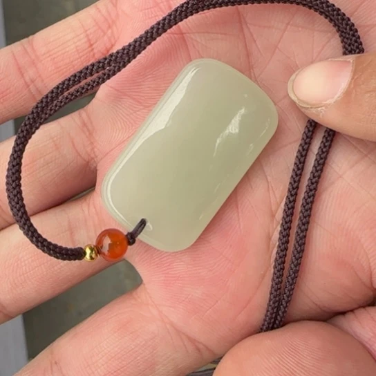 和田玉颈饰未镶嵌无包容无事牌高冰4.0