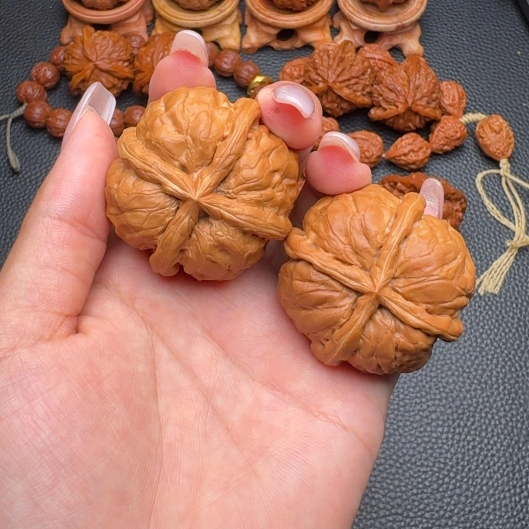 文玩核桃吊坠蛤蟆头四棱，精品配对