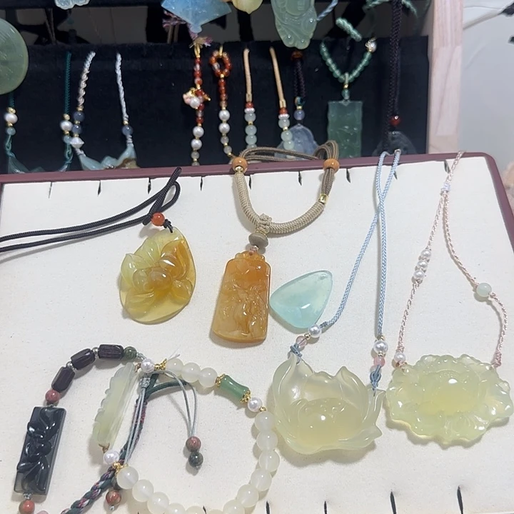 合金岫玉套链吊坠