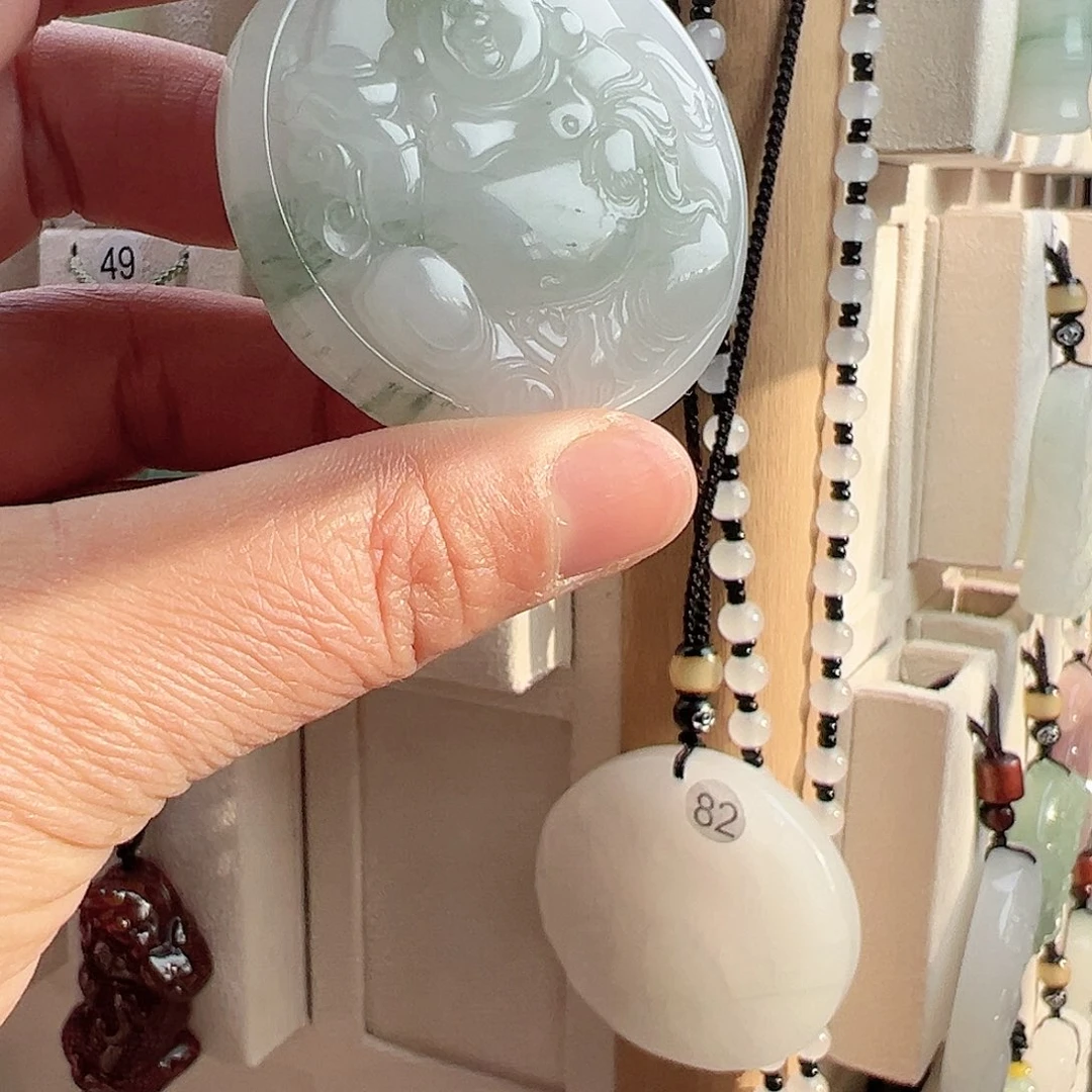 石英质玉未镶嵌颈饰