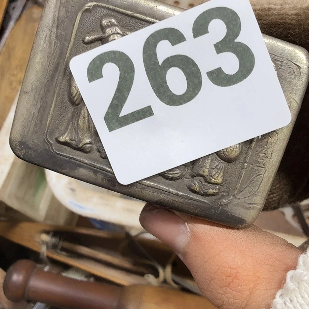小***蕾一物一图，工艺品。