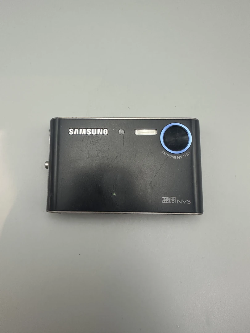 9新  蓝调nv3  蓝调720万像素3倍光学变焦福利机ccd（闪光灯瑕疵）