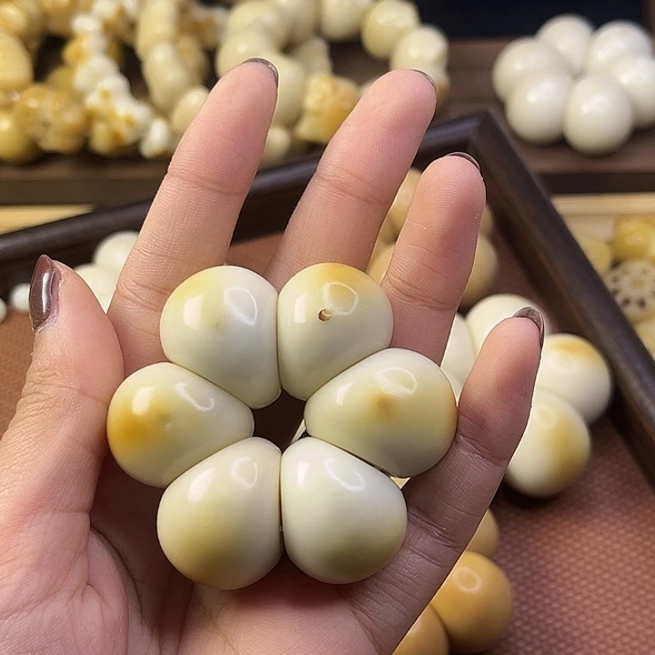 吊坠菩提根/象牙果瑕疵卡25