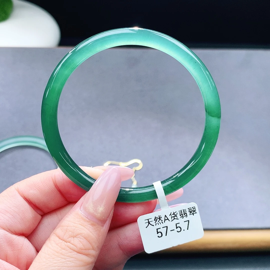 未镶嵌手镯（圆镯）翡翠