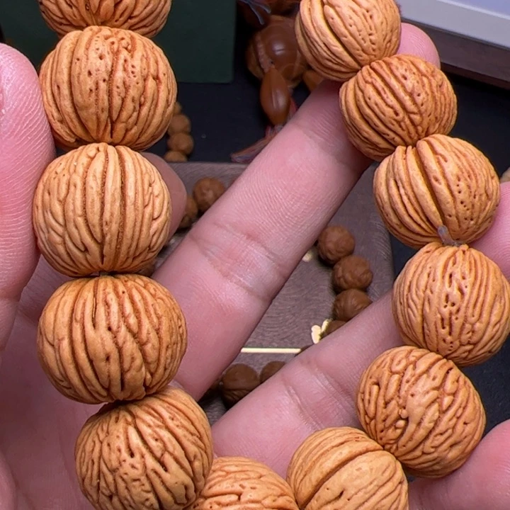 猴头核桃手串李看看咯