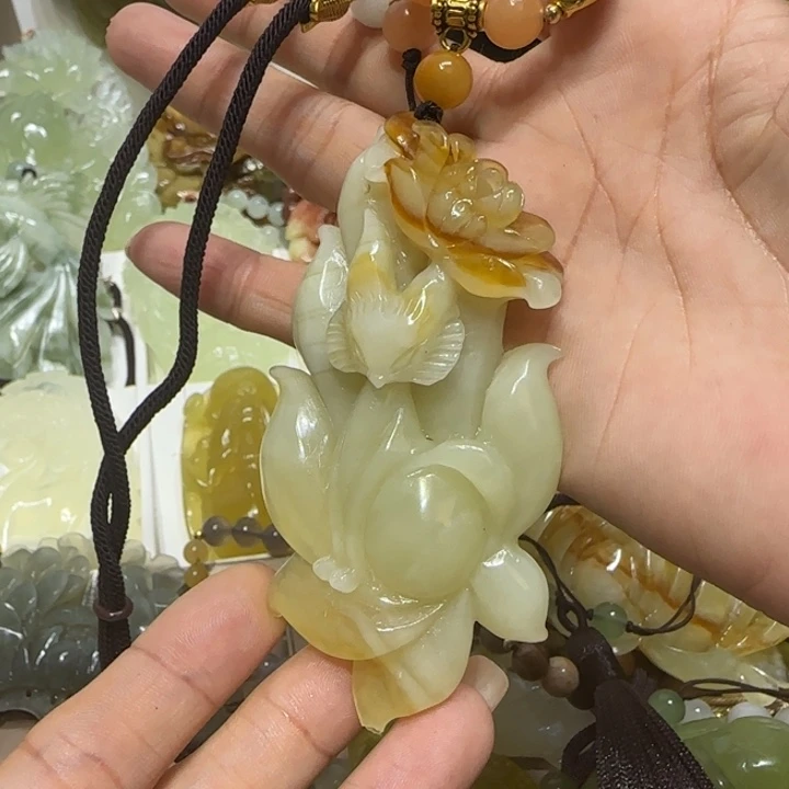 蛇纹石玉吊坠未镶嵌