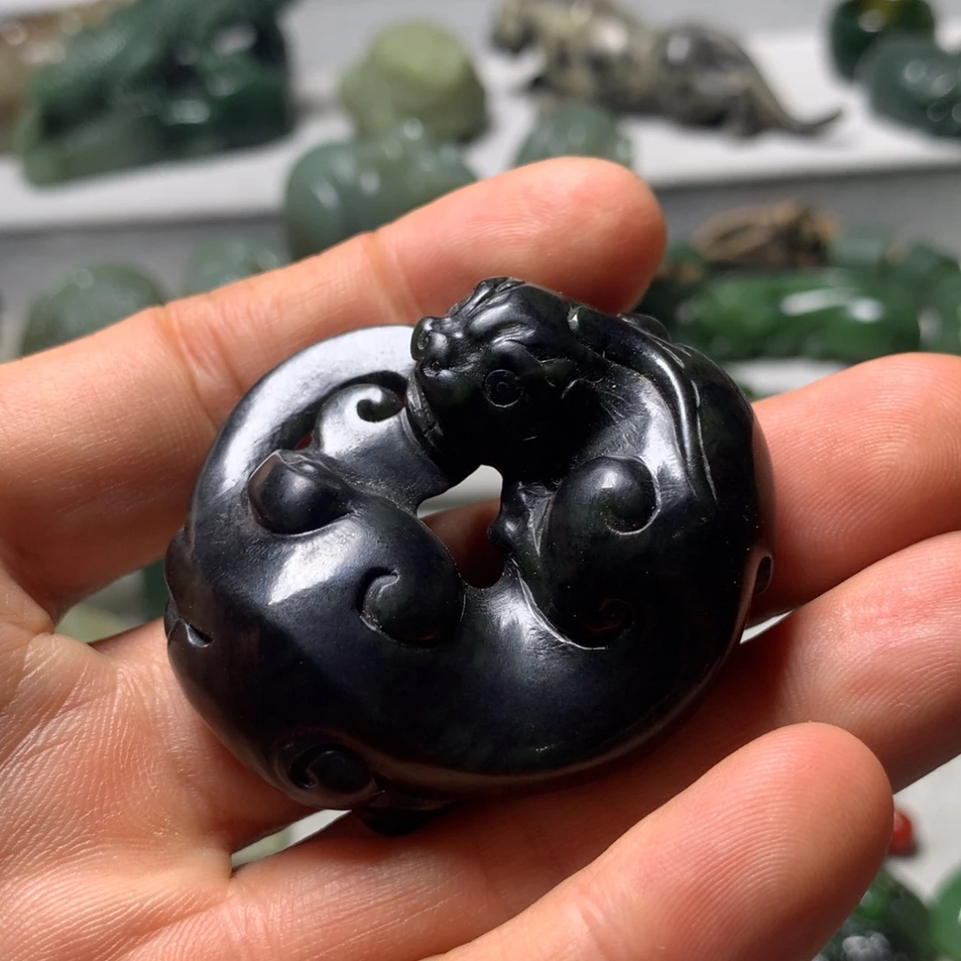 就***样和田玉未镶嵌颈饰