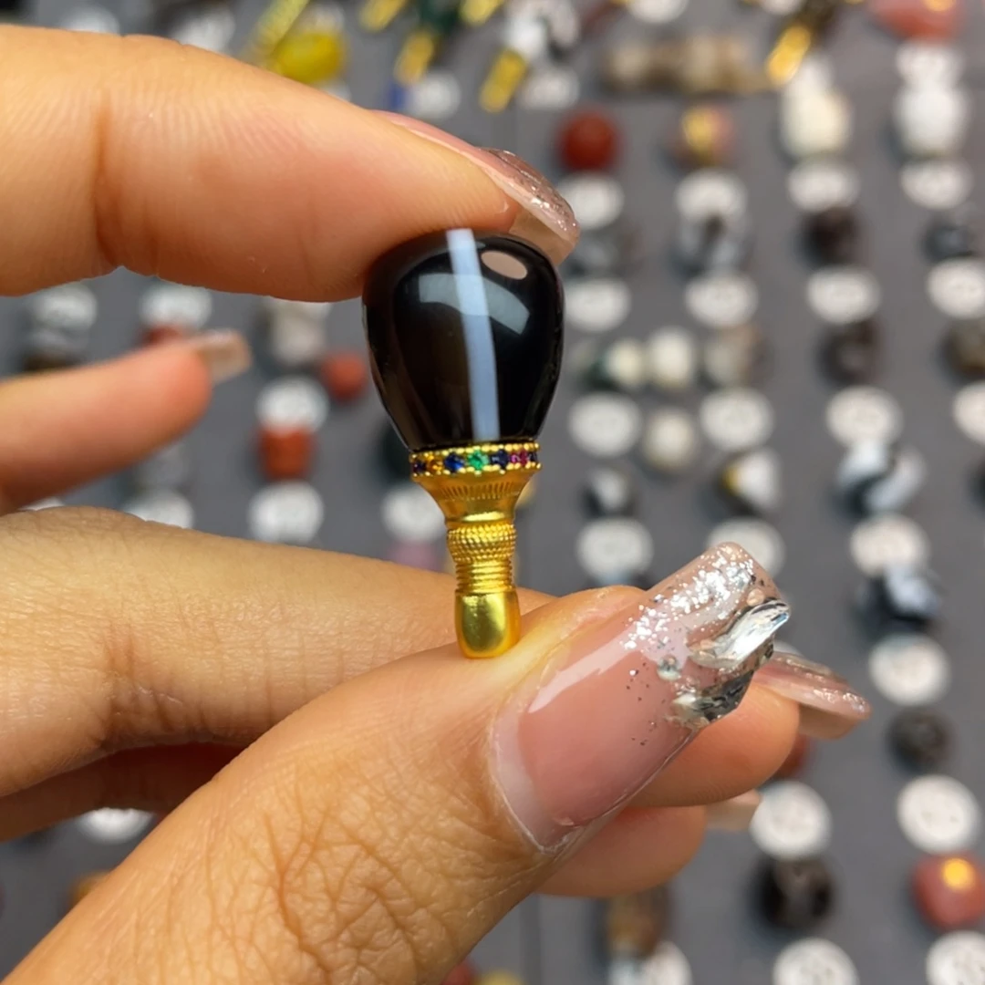 玛瑙/玉髓配饰合金哥**塞