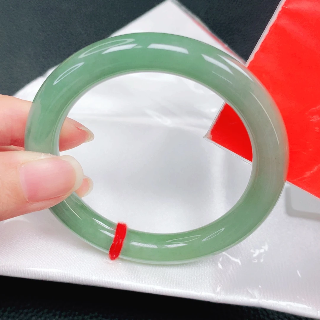 翡翠未镶嵌手镯54圈