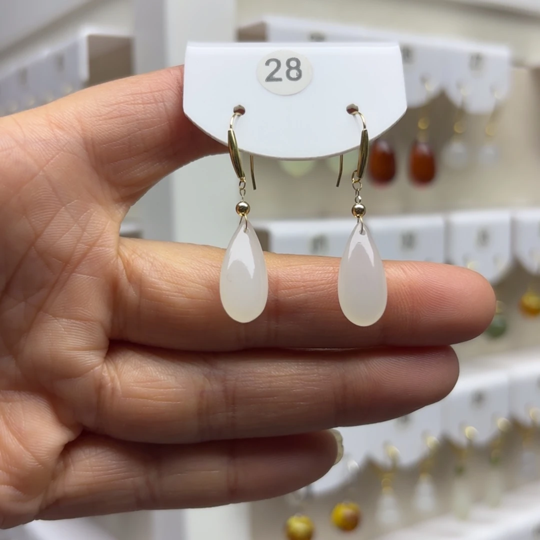 和田玉18K金镶嵌耳饰