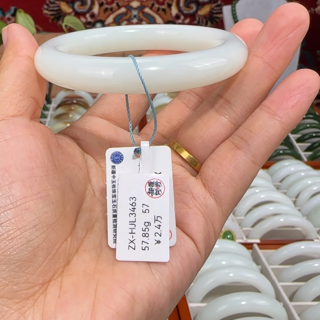 和田玉未镶嵌手镯  天然和田玉手镯